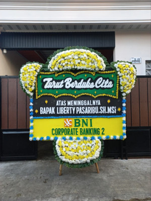 Papan Bunga Duka di Pulung