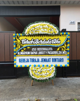 Papan Bunga Duka di Pulung